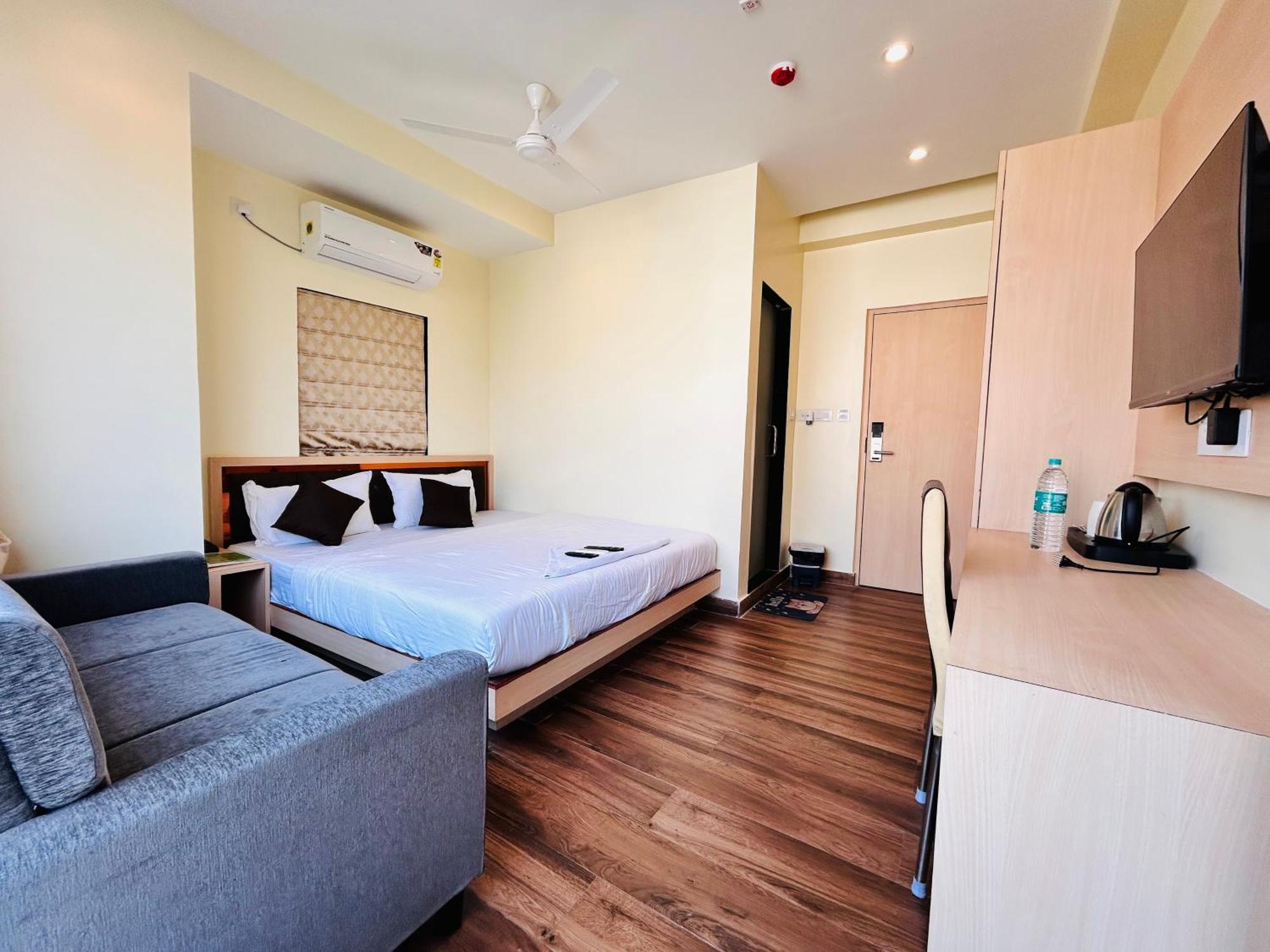 Golden Square - Kolkata Airport Hotel Exterior photo