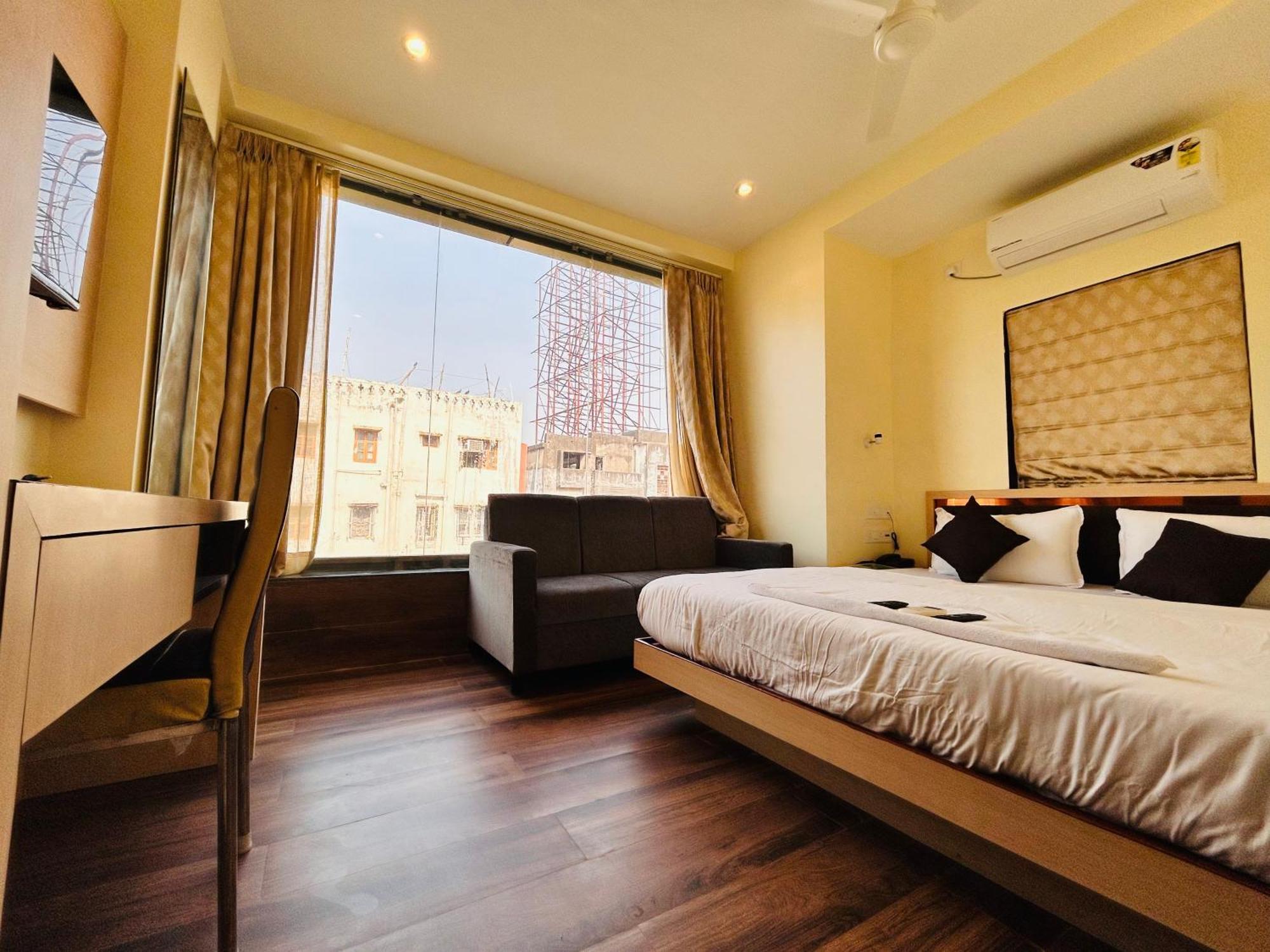 Golden Square - Kolkata Airport Hotel Exterior photo